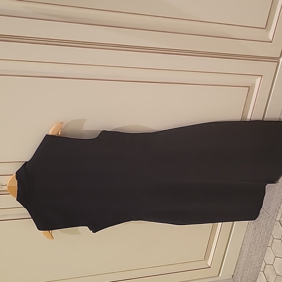 Black dress - Picture 7 of 11